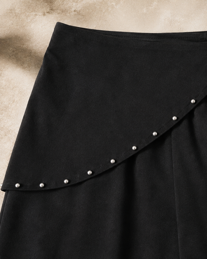 Pantalón amplio con Tachuelas