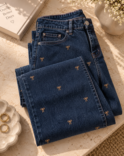 Pantalón Vaquero con Lacitos Bordados