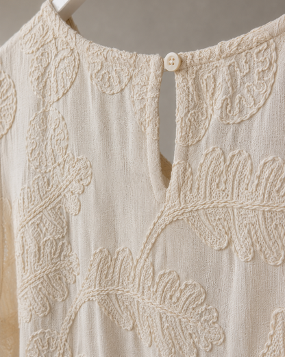 Camiseta de Tirantes Bordada en Relieve